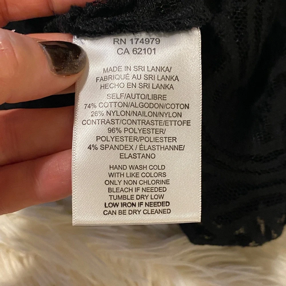 BCBGMaxAzria Black Patterned Lace Top. NWT size Medium. - Picture 8 of 10